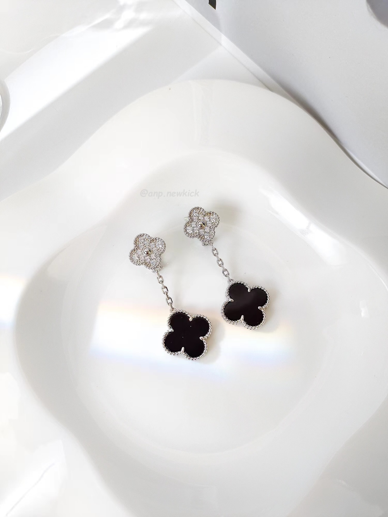 Van Cleef Arpels Magic Alhambra Earrings 2 Motifs 18k White Gold (5) - www.newkick.vip